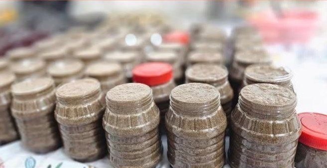 معجون کلحر طب سنتی درمان نازایی بانوان طب هندی ایرانی-ترکیب ۱۶ گیاه خاص+۶۰ گرم ژل رویال +عسل کنار---۱۰۰۰گرم